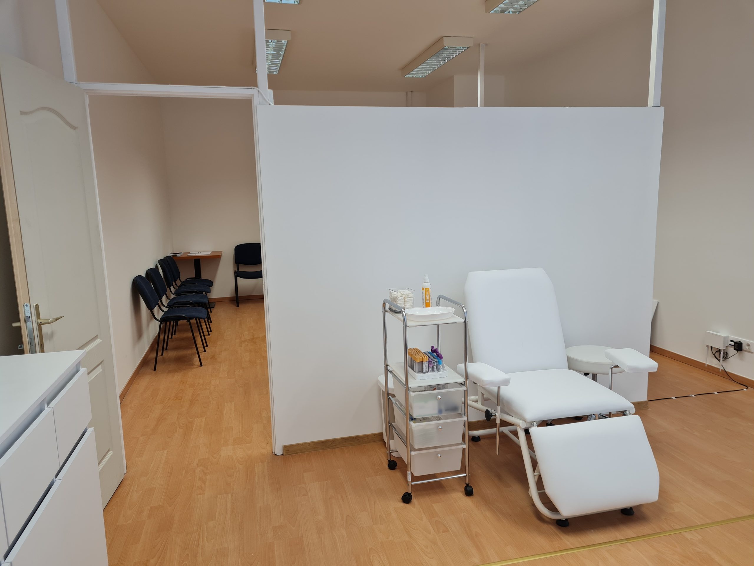 AZ-LAB vérvételi szoba 1